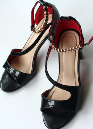 Босоножки, лаковые босоножки на каблуке 38 размер