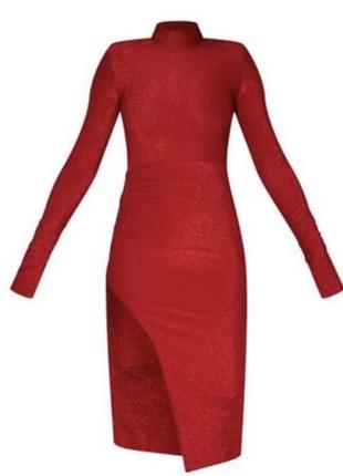 Красное платье с вырезом3 фото