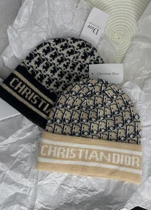 Шапка жіноча