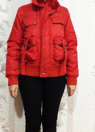 Модная стильная теплая яркая красная курточка куртка4 фото