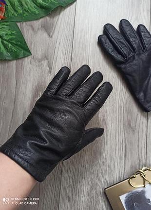 Кожаные перчатки