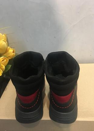Кожаные зимние детские ботинки на липучках черные.7 фото