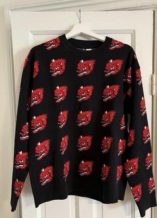 Жаккардовый оригинальный мягкий черный свитер с красным1 фото