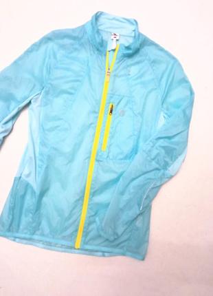 Легка вітровка.