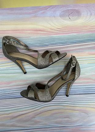 Босоножки redherring размер 39