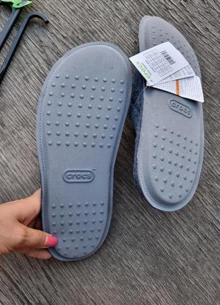 Домашние тапочки crocs bay4 фото