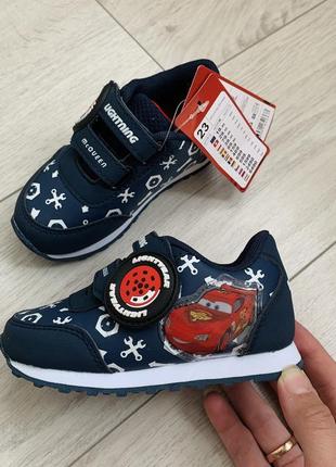 Новые кроссовки