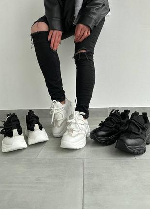 Стильные белые кроссовки10 фото