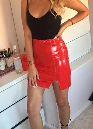Сексуальна латексна червона юбка
