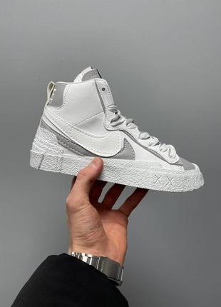 Жіночі високі шкіряні кросівки nike blazer mid x sacai ‘white grey’