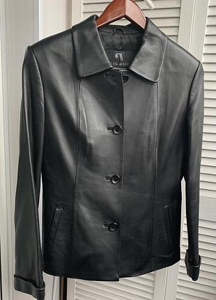 Шкіряний жіночий піджак
