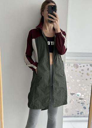 Новая спортивная ветровка размер s