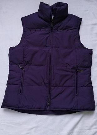 Безрукавка женская-пуховая.