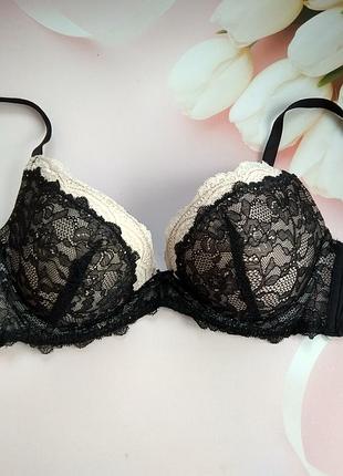 Красивий кружевний бюстгалтер розмір 80d