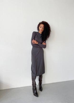 Платье вязаное длинное графит2 фото