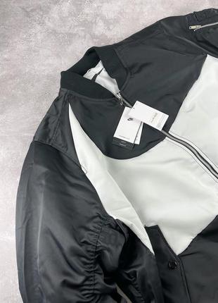 Мужской бомбер куртка nike swoosh оригинал размеры xl и xxl2 фото
