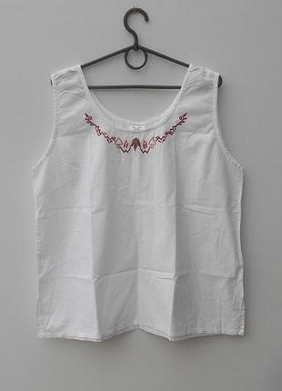 Біла бавовняна блузка з вишивкою