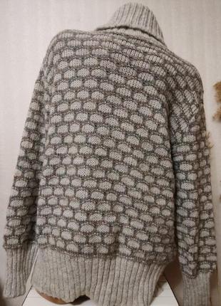 Теплий стильний в'язаний світер під горло 3