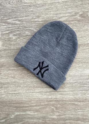 Стильна сіра шапка з принтом ny new york yankees