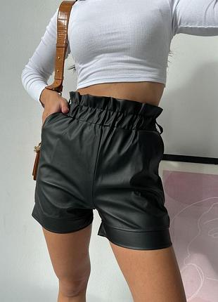 Шорты из эко кожи