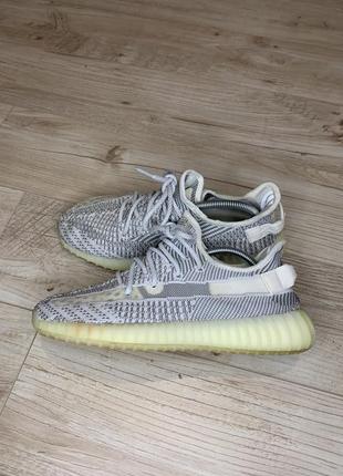 Кроссовки adidas yeezy boost