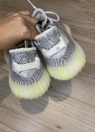 Кроссовки adidas yeezy boost4 фото