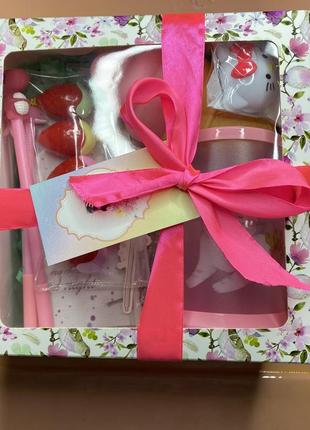 Розовый подарочный бокс для девочек 8 марта1 фото