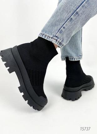 Черные текстильные демисезонные деми ботинки носки на толстой грубой ребристой подошве весна10 фото