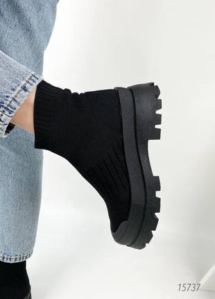 Черные текстильные демисезонные деми ботинки носки на толстой грубой ребристой подошве весна9 фото