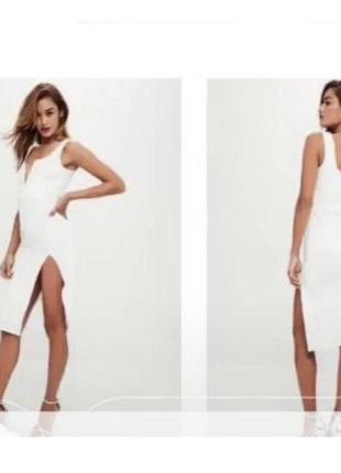 Нове плаття з декольте розріз міді