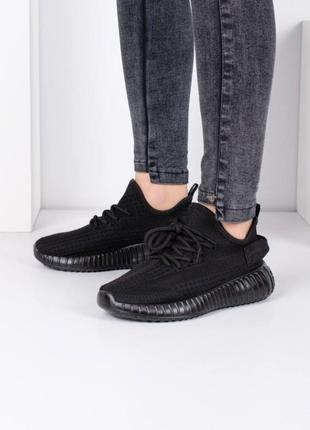 Стильные черные кроссовки из текстиля сетка летние дышащие изи кросівки ізіки