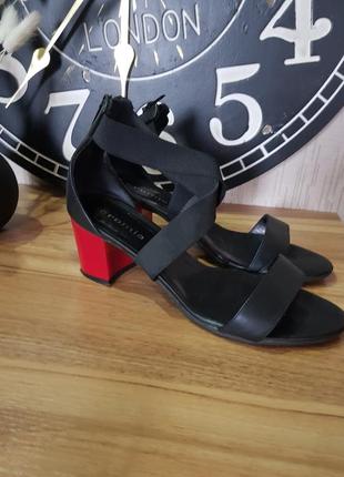 Босонiжки  cromia. италия