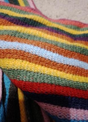 Разноцветный яркий теплый шарф с бахромой