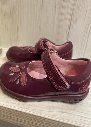 Сандалики нарядные босоножки обувь для девочки на годик2 фото