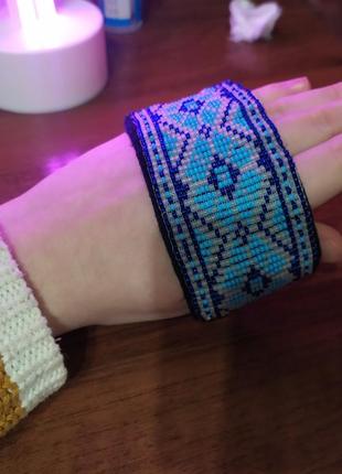 Браслет с этническими мотивами ручной работы