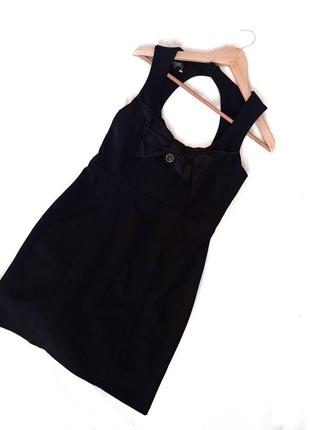Маленькое черное лезвиее платье бренда asos