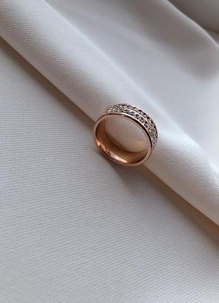 Широкое кольцо с камнями2 фото