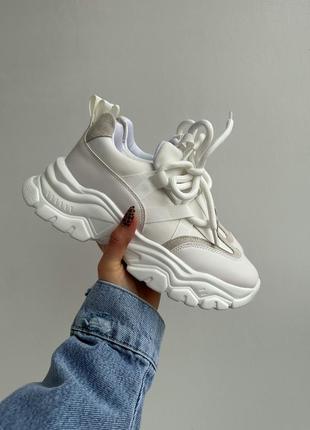 Стильные белые кроссовки на весну 😍