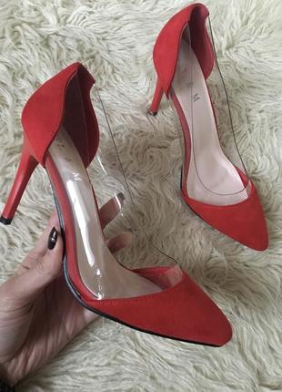 Женские красные замшевые туфли со вставками силикона по бокам 35, 39р
