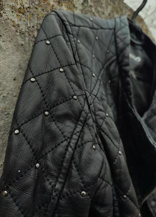 Байкерская куртка/косуха с заклепками mango стеганая куртка натуральная овечья кожа6 фото