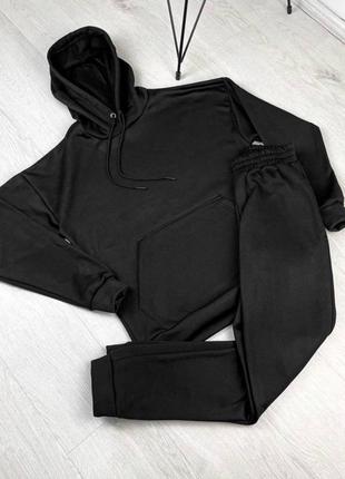 Чоловічий базовий костюм