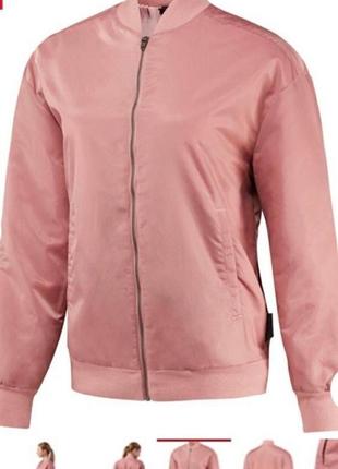 Стильна вітровка reebok