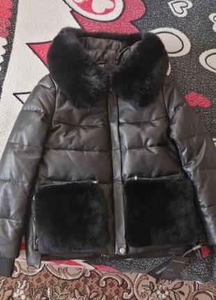 Женская зимняя кожаная куртка