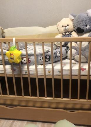 Детская кроватка и матрас