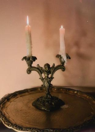 Старинный винтаж винтажный свечитель с пути ангелом на две свечи бронзовый из бронзы2 фото