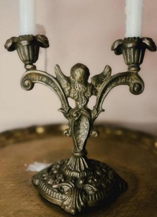 Старинный винтаж винтажный свечитель с пути ангелом на две свечи бронзовый из бронзы3 фото