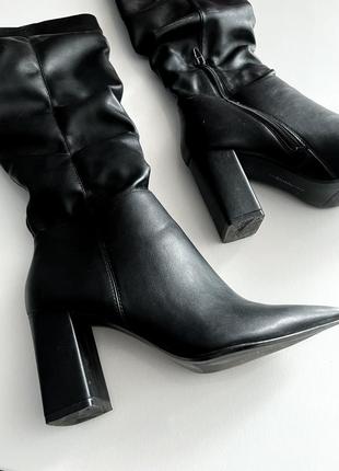 Ботинки женские на каблуке2 фото