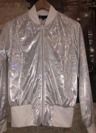 Супер стильная брендовая куртка ветровка