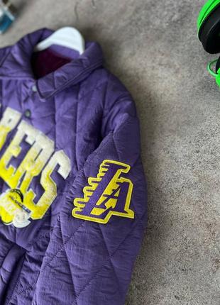 Мужская куртка бомбер фиолетовая los angeles lakers лос анджелес лейкерс принт вышивка осень весна3 фото