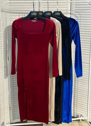 Платье футляр синяя из бархата на длинный рукав однотонная миди с декольте и вырезом на ноге качественная туречественная трендовая3 фото